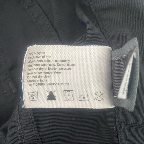 Mountain Equipment Co Op Convertible Black Hiking Pant 4 Short Removable Bottoms - Picture 9 of 12